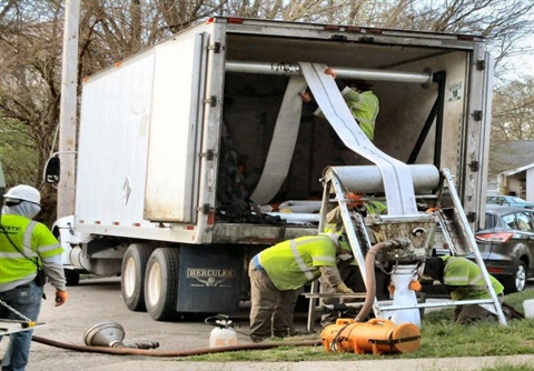 Sewer lining using trenchless tech 