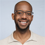 Headshot of Thomas Savage